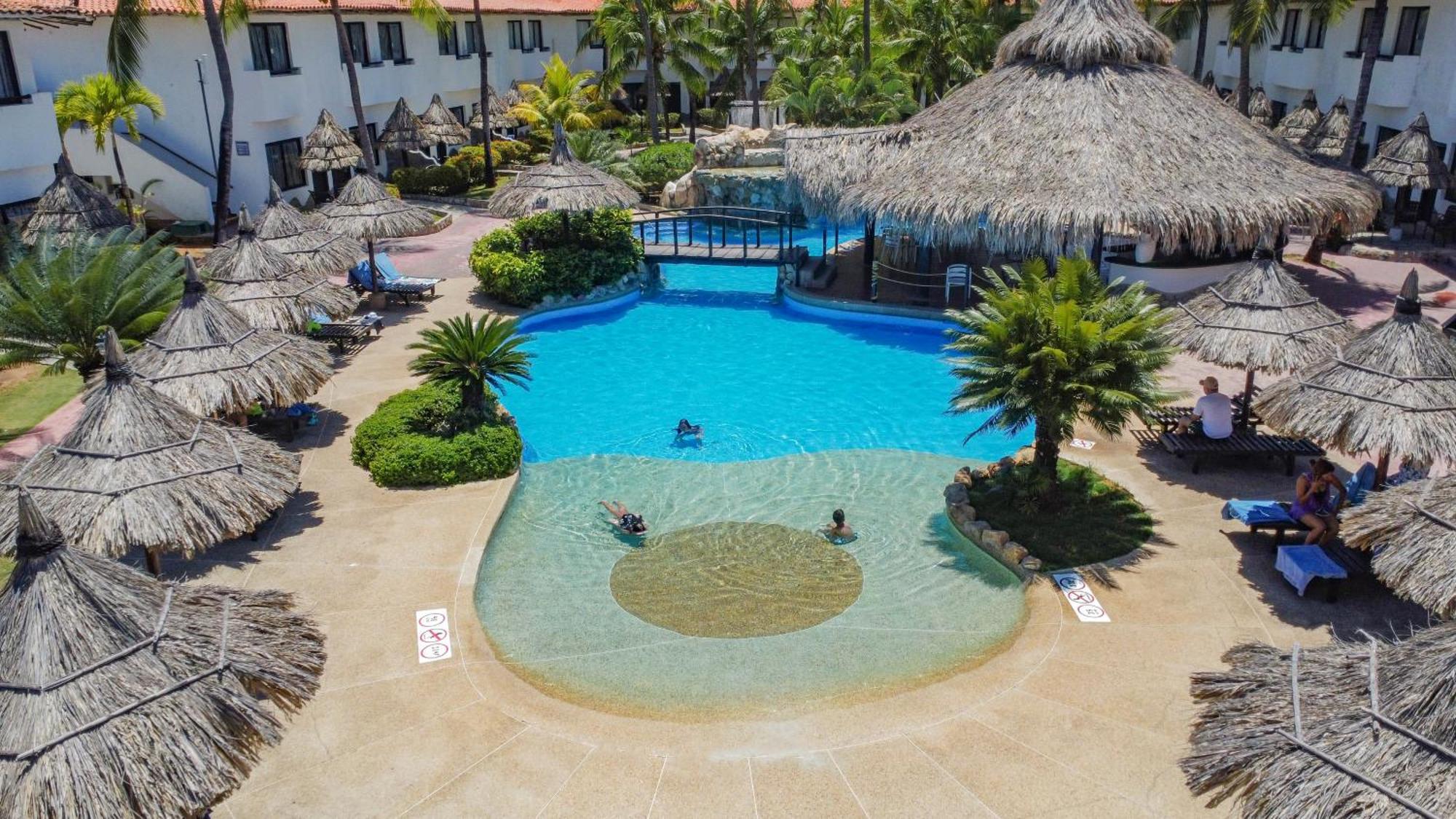 ホテル Sunsol Isla Caribe El Cardón エクステリア 写真